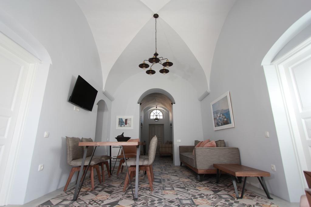 Antique Mansion Oia (Santorini)