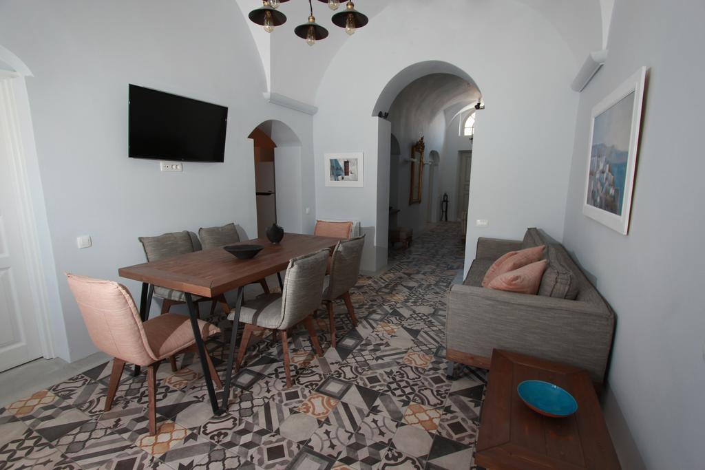 Antique Mansion Oia (Santorini)